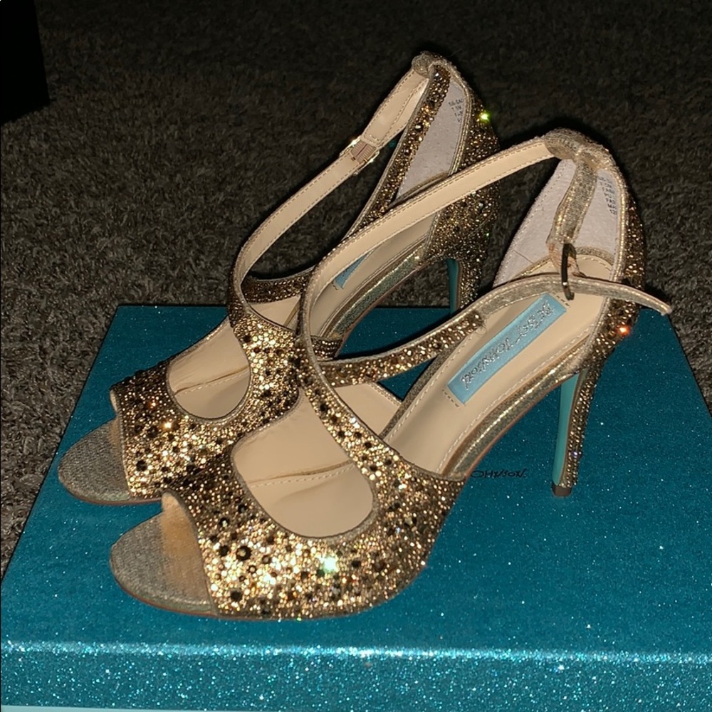 Sparkly gold heels